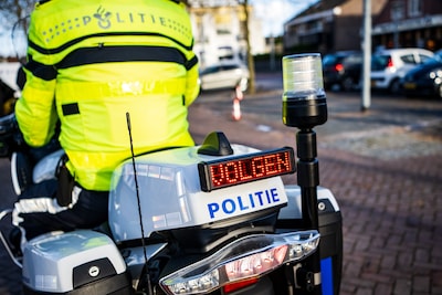 Vrachtwagenchauffeur krijgt flinke boete: er klopt vrijwel niets aan zijn voertuig