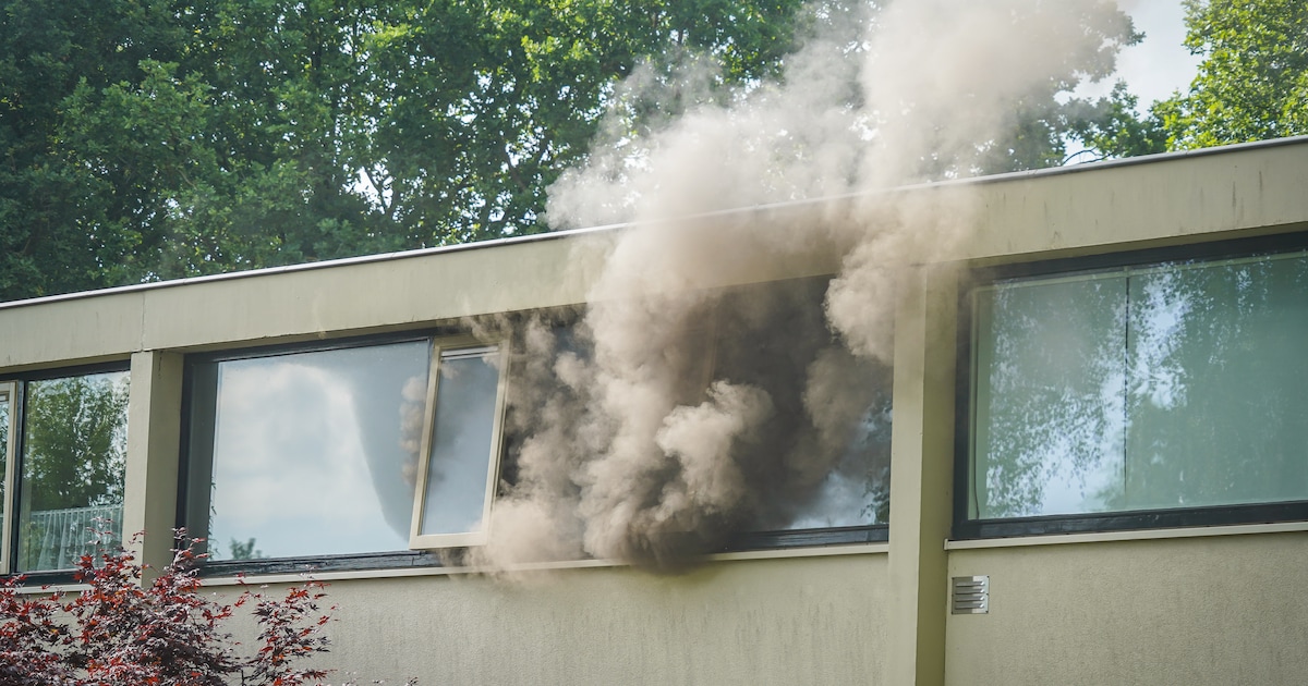 Forse rookontwikkeling bij brand in woning in Emmen