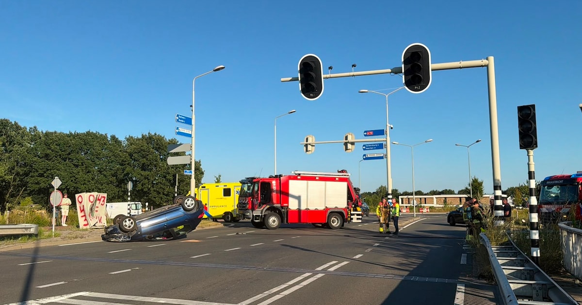 Automobilist ramt elektrakast in Maastricht, verkeerslichten vallen uit