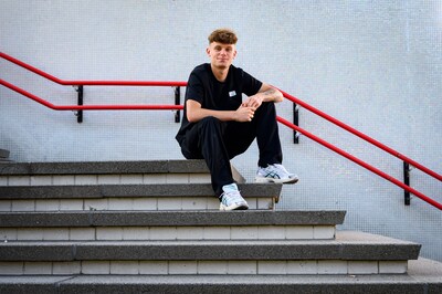 Dordtenaar Levi Roeland (19) jaagt voetbaldroom na bij FC Groningen: ‘Van Dijk en Robben begonnen hier ook’