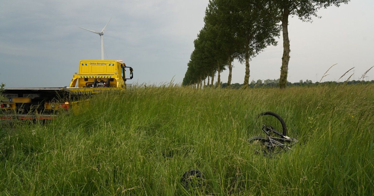 Fietser raakt gewond bij aanrijding met auto bij Lelystad