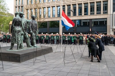 Carola Schouten bij dodenherdenking: ‘Hoe kunnen we elkaar als medemensen blijven zien?’