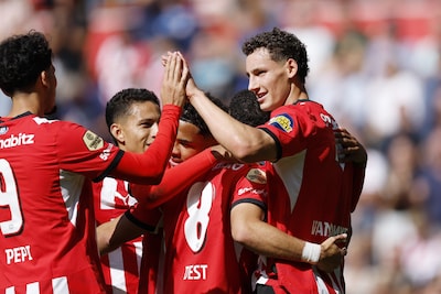 PSV wint dankzij uitblinker Van Bommel ruim van FC Groningen, applaus bij invalbeurt Geertruida