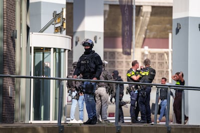 Zwaarbewapende agenten vallen Rotterdams hotel binnen na mogelijke ontvoering
