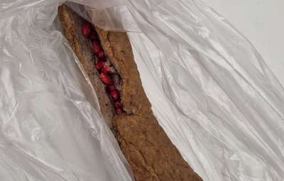 Niet zomaar een frikandel: hondenbaas ontdekt met gif gevulde snack en gaat ermee naar politiebureau