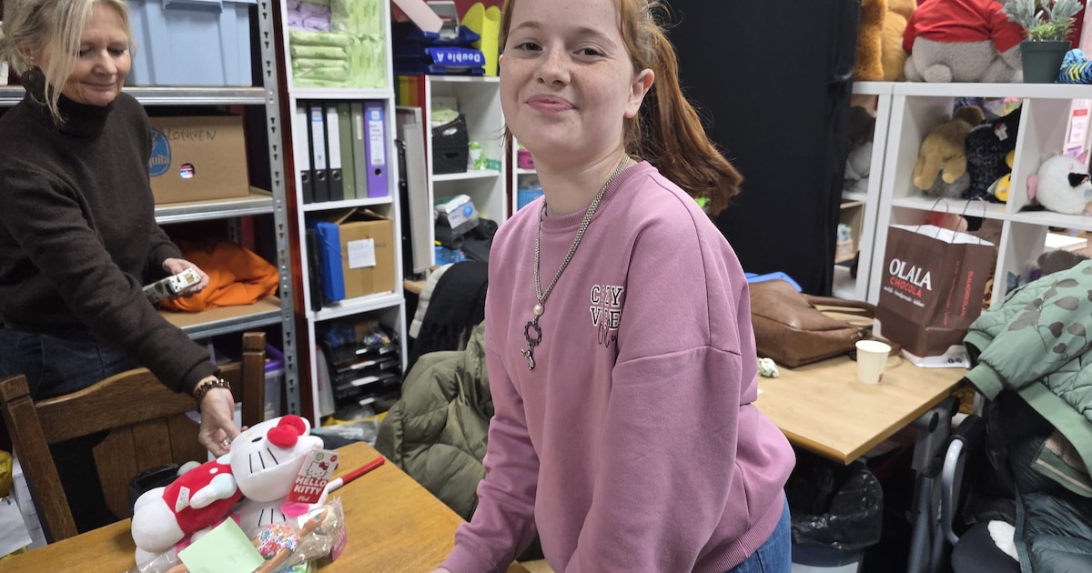 Kinderburgemeester pakt cadeaus in bij Speelgoedbank Gorinchem