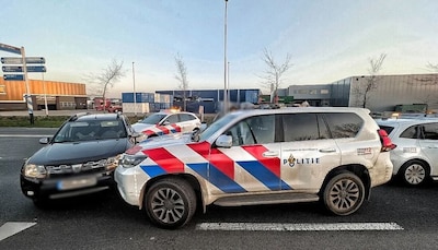 Wilde achtervolging met gestolen auto: man haalt in over vluchtstrook en maakt draai van 180 graden