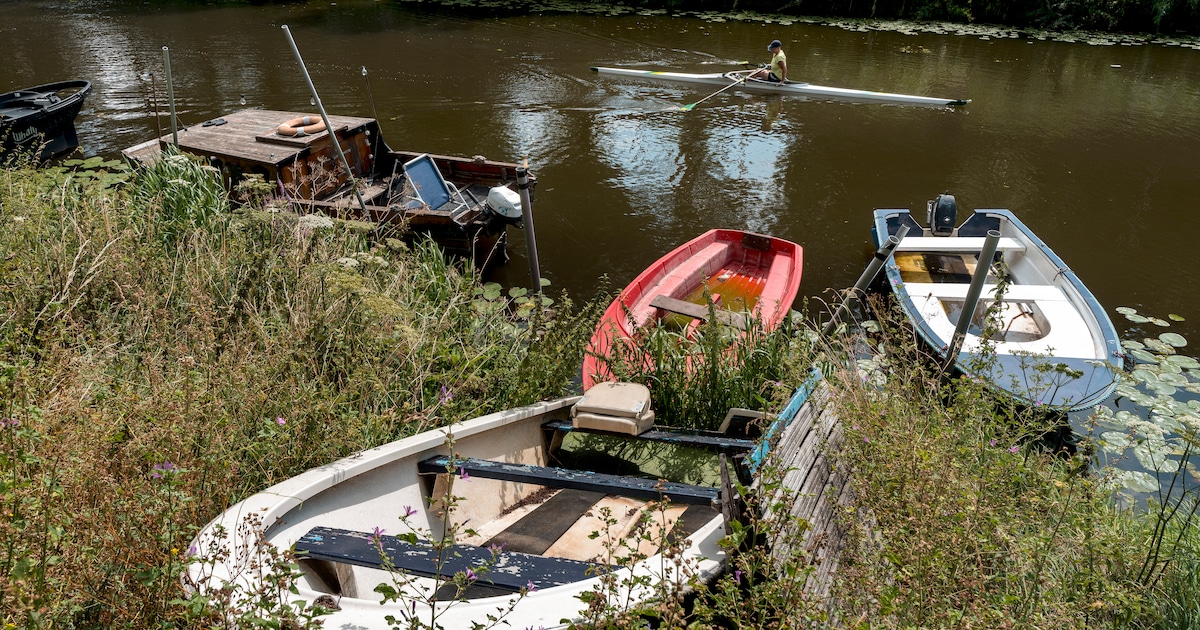 Gemeente Landsmeer verwijdert binnenkort verwaarloosde boten uit openbare wateren