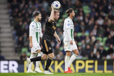 Ajax incasseert vlak na rust aansluitingstreffer van FC Groningen na fout van Leonardo