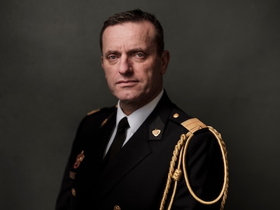 Tijs van Lieshout stopt als baas van de Amsterdamse brandweer: werk is ‘te belangrijk er even bij te