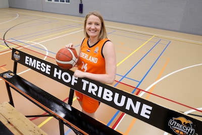 Nu al eigen tribune voor Emese Hof, maar basketbalster heeft nog grote dromen te vervullen