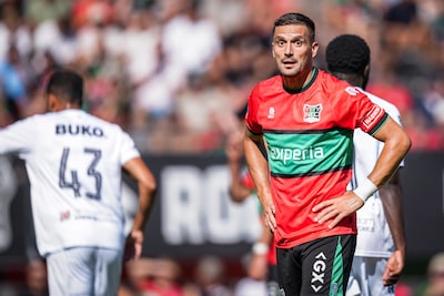Problemen voor defensief kwetsbaar NEC: Telstar verdubbelt marge in eerste helft