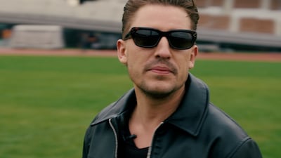 Lil Kleine beloont zichzelf in nieuwe docu met peperduur cadeau: ‘Sta weer op één, heb het verdiend’