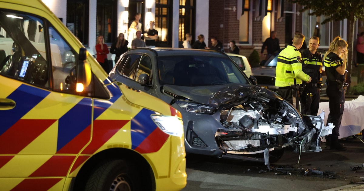 Motorrijder gewond na botsing met auto in Santpoort-Noord