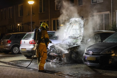 Opnieuw autobrand aan de Hammarskjöldstate in Ede, auto total loss verklaard