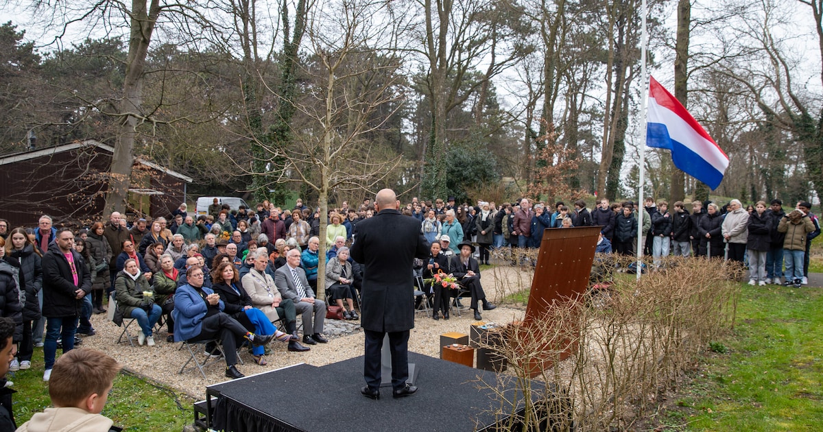 Herdenking Joods Namenmonument bij begraafplaats Duinrust