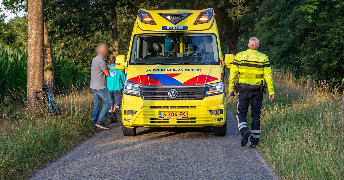 Voetganger gewond na botsing wielrenner op Binnenweg in Nijeholtpade