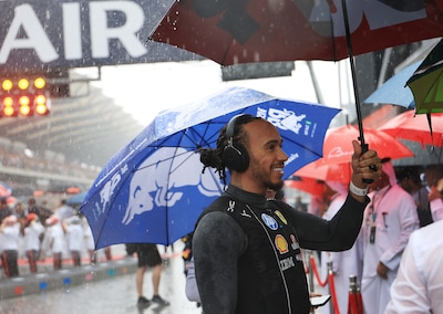 LIVE Formule 1 | Lewis Hamilton mist racen in de regen: ‘Maar jonge coureurs zijn steeds voorzichtiger’
