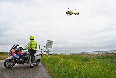 Automobilist (44) uit Roosendaal remt opzettelijk hard, motorrijder raakt zwaargewond: poging tot do