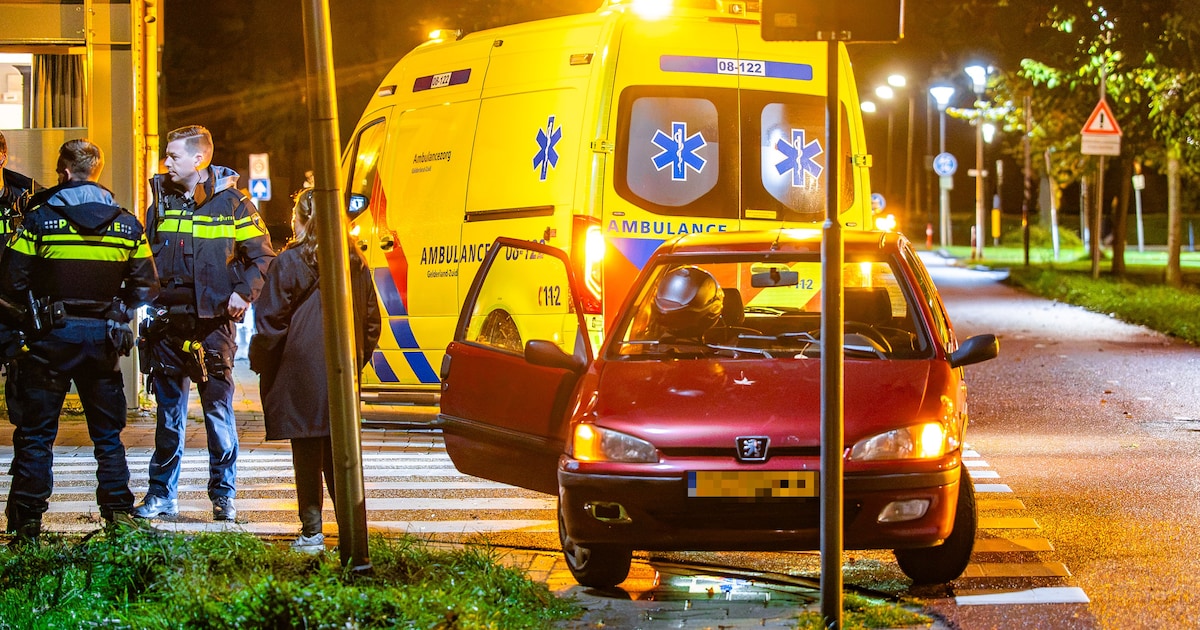Pizzabezorger op scooter aangereden in Lent