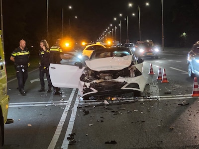 Harde botsing in Bennekom: veel schade, geen gewonden