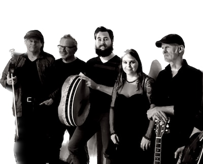 Tuin de Lage Oorsprong in Oosterbeek sluit zomerweekend af met Iers concert