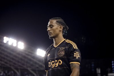 'Schaam je kapot' brult een trosje fans: Ajax van hoop naar frustratie en chagrijn