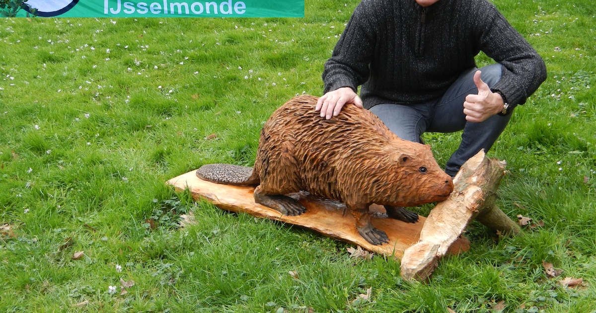 Jaap Nispeling geeft presentatie over bevers bij De Schaapskooi in Schoonrewoerd