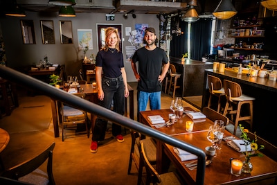 De verrassing in deze foodhal zit achter het rode deurtje