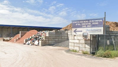 Hevige brand in loods van afbraakbedrijf in Lommel: vuur ontstond in afvalhoop