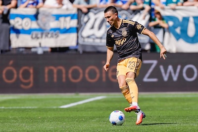 Steven Berghuis misses return leg against Shelbourne for personal reasons, Ajax includes Dies Janse