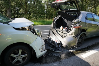 Drie voertuigen betrokken bij kettingbotsing op N764 bij Kampen
