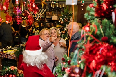 Kerstkringloop in Eindhoven haalt recordbedrag binnen: ‘Mensen stonden buiten in de rij te wachten’