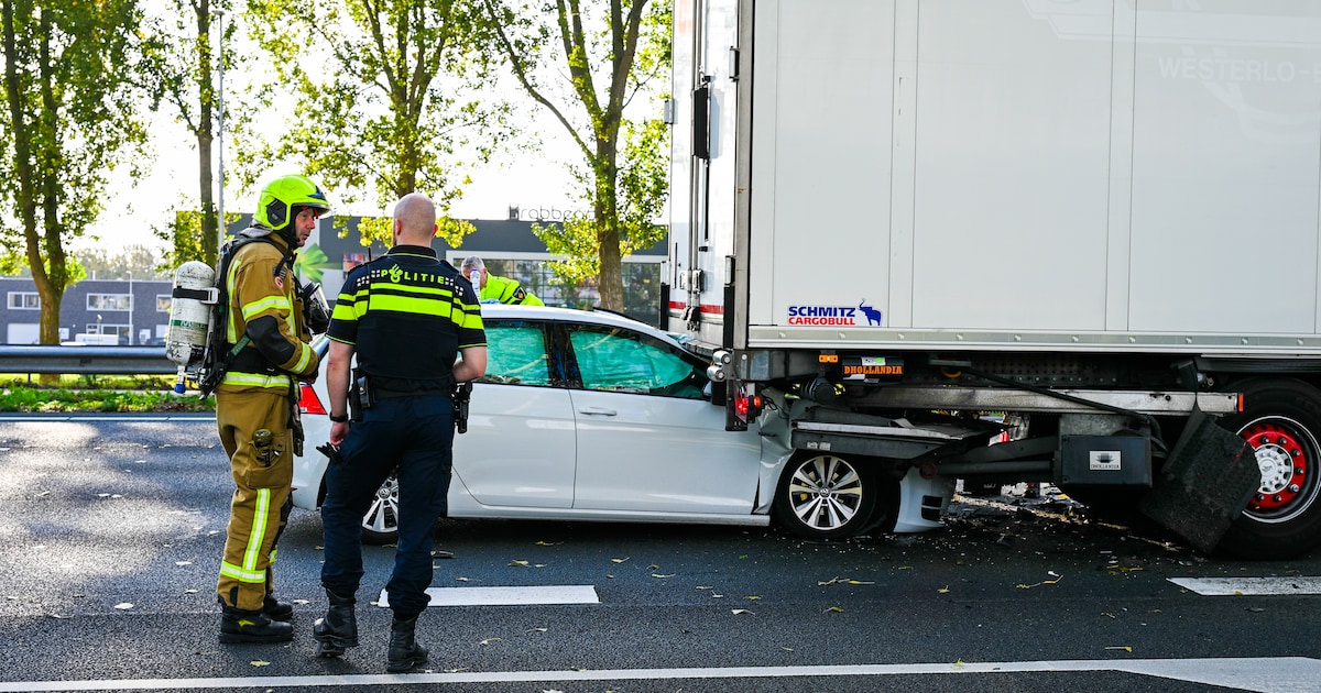 Persoon gewond bij aanrijding tussen auto en vrachtwagen op A20 bij Nieuwerkerk aan den IJssel