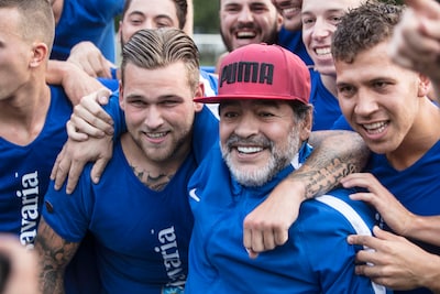 Ode aan Maradona in Mierlo; HUP Diego Dag