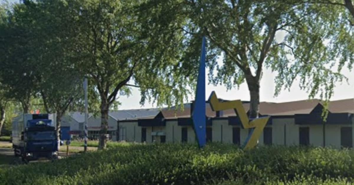 Kunstwerk De Tulp verdwijnt van rotonde in Bovenkarspel