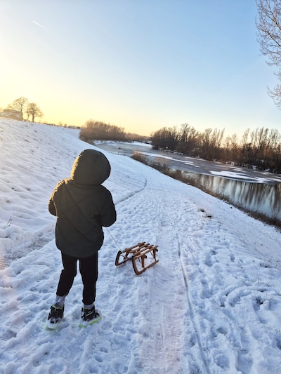 Sleeën op de dijk én vroeg uit de veren voor het goede doel in Boven-Leeuwen
