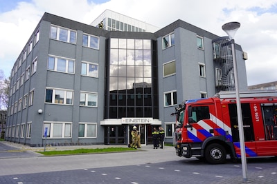 Veel rook bij brand in bedrijfsverzamelgebouw in Zwolle