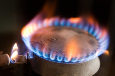 2008-01-30-00-00-00-haarlem-de-vlam-van-een-gaskachel-anp-photo-xtra-koen-suyk