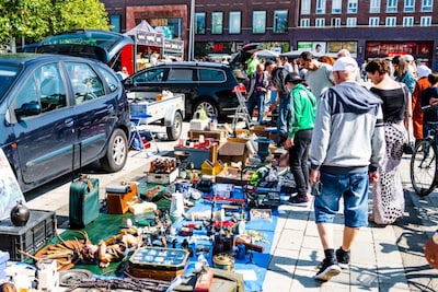 Speuren naar vintageparels en verborgen schatten op het Van Heekplein