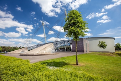 Leerling (17) stuikt in elkaar tijdens frisbeeles, meester Stijn reanimeert hem: “We trainen op EHBO