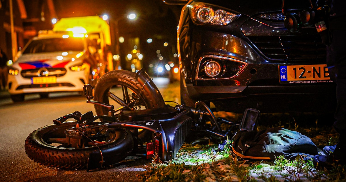 Fatbiker gewond na botsing met geparkeerde auto’s in Wildervank