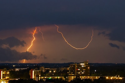 LIVE Noodweer in Brabant | Brandweer kreeg afgelopen nacht honderden meldingen van stormschade, op v