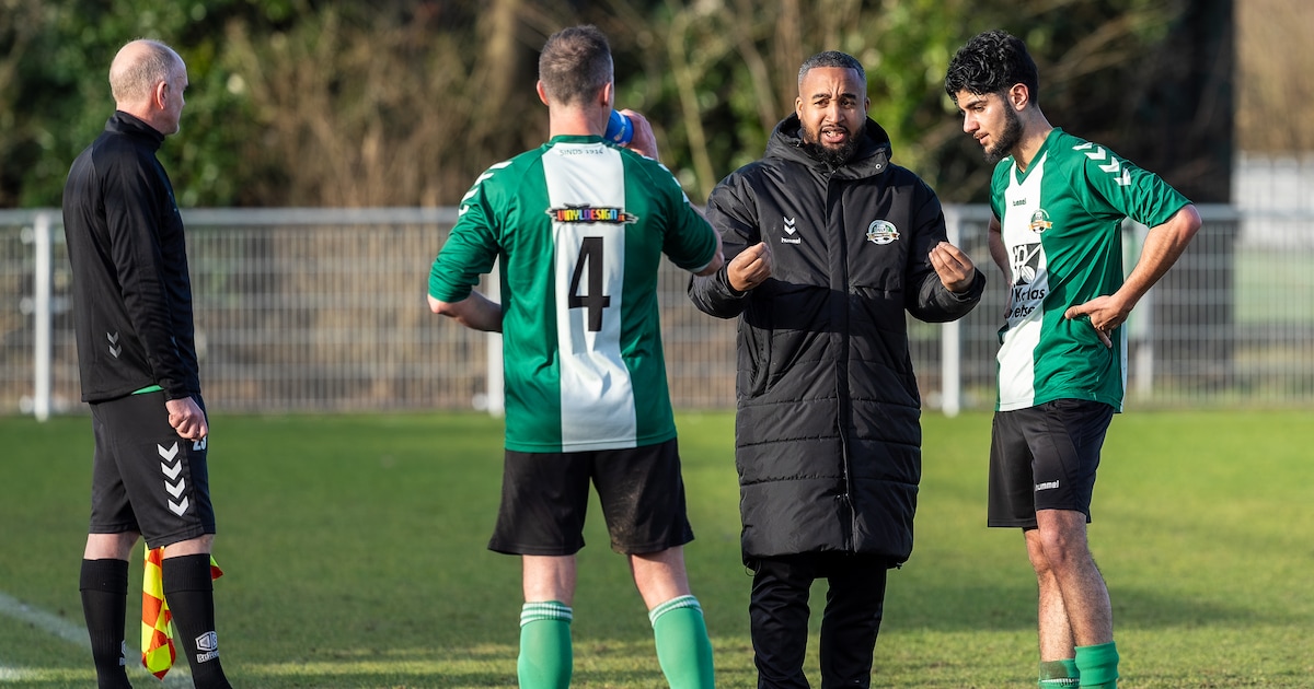 Tiental DVV Delft verliest met 15-1 en incasseerde al bijna honderd tegentreffers: ‘We balen er flin