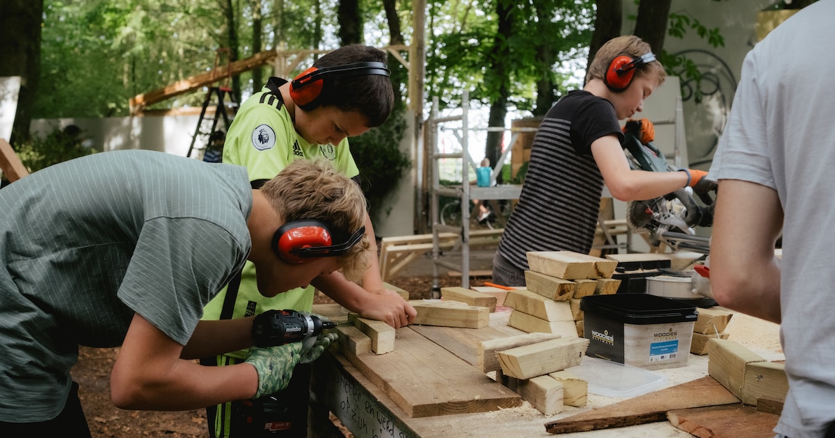 Van TikTok naar timmerhout: Amersfoortse jongeren bouwen deze zomer hun eigen festival