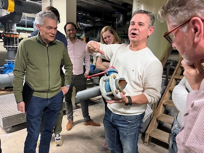 Zwemles wachtlijst loopt op tot 1000 kinderen: Ottenbad in Eindhoven ‘draait nog, maar als een oud D