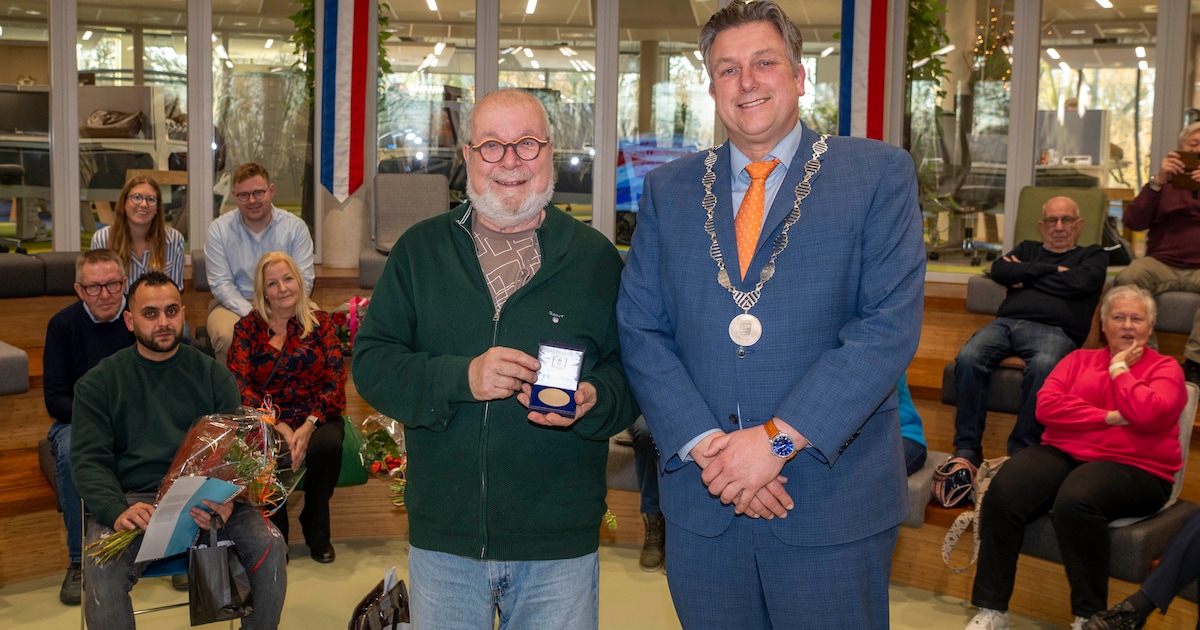 Jarenlange inzet voor Albrandswaard beloond met erepenning