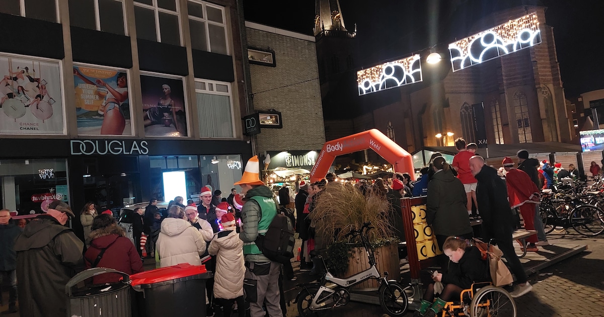 Eerste Santarun dwars door centrum Doetinchem gelijk goed voor 244 lopers