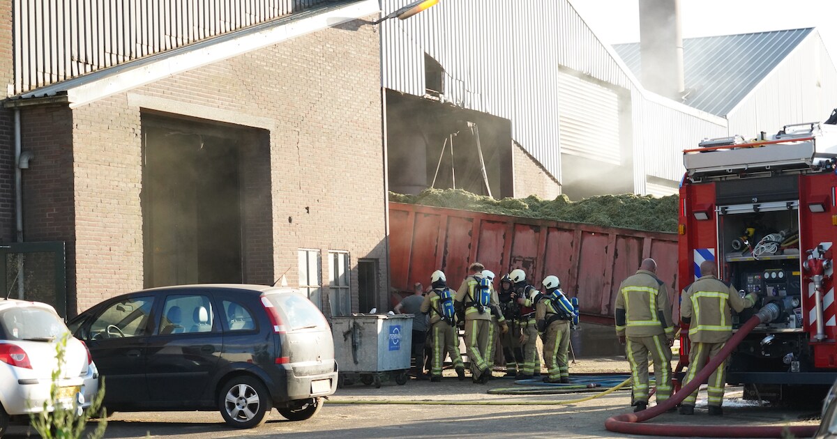 Brand in grastrommel bij grasdrogerij in Ruinerwold, brandweer voorkomt uitbreiding