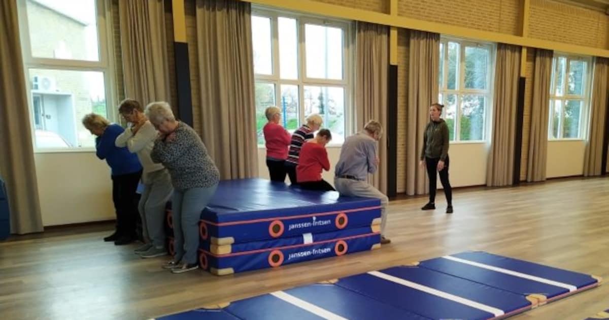 Beter in balans blijven? 60-plussers oefenen in Nieuwe-Tonge met ZekerBewegen